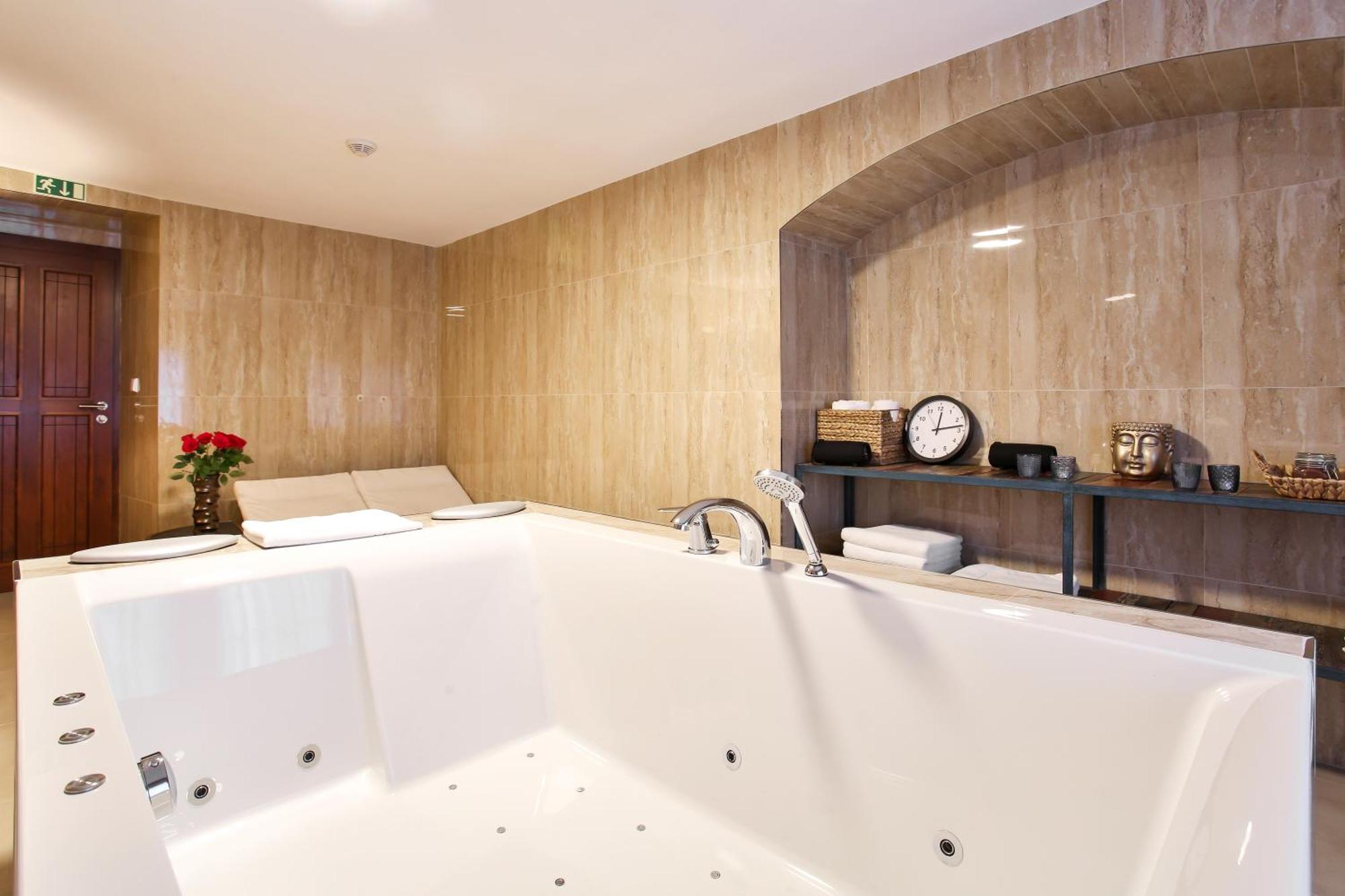 פודבראדי Castle Hotel & Wellness מראה חיצוני תמונה
