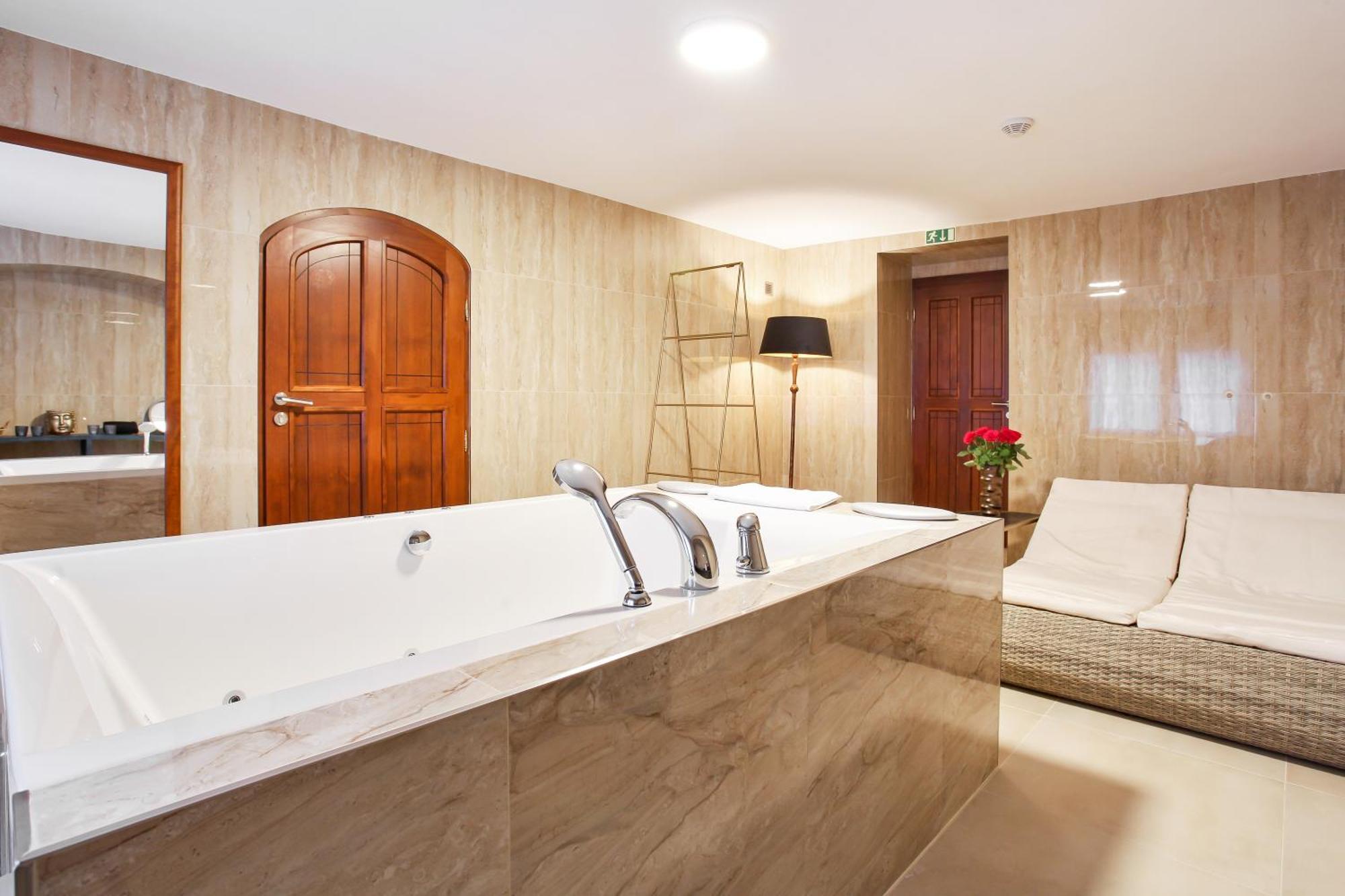 פודבראדי Castle Hotel & Wellness מראה חיצוני תמונה