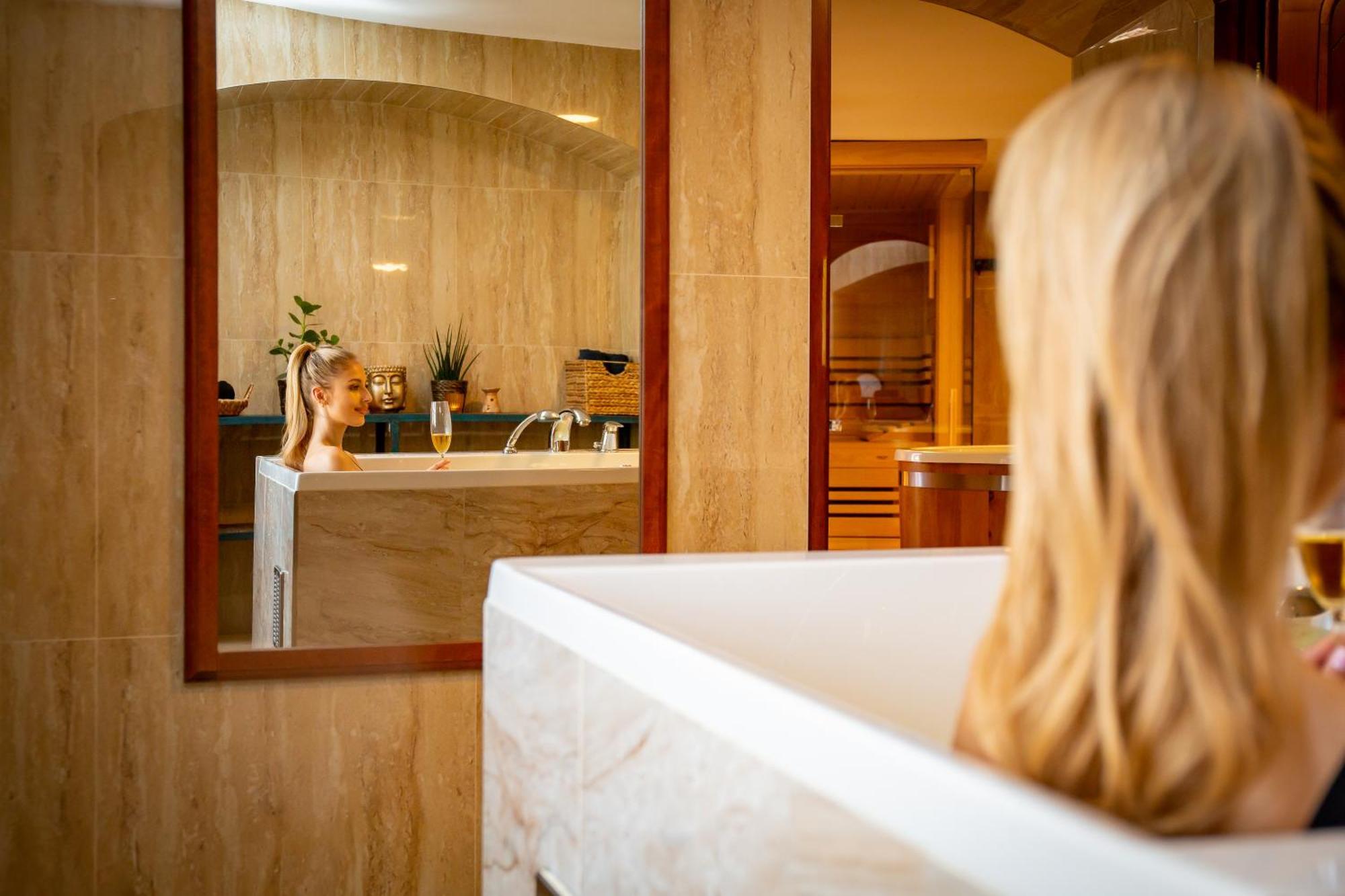 פודבראדי Castle Hotel & Wellness מראה חיצוני תמונה